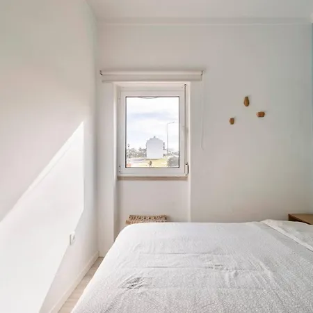 Charming In Silveira 40 M² Near The Apartman *