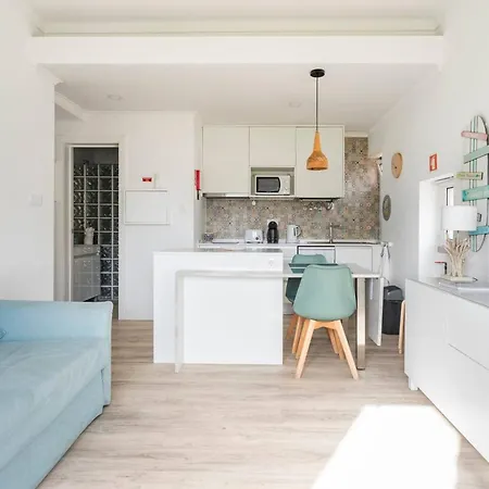 Charming In Silveira 40 M² Near The Apartman